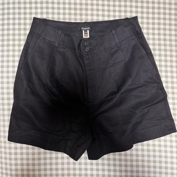 Madewell Pants - Madewell Drapey Twill Pleated Women's Shorts size 6